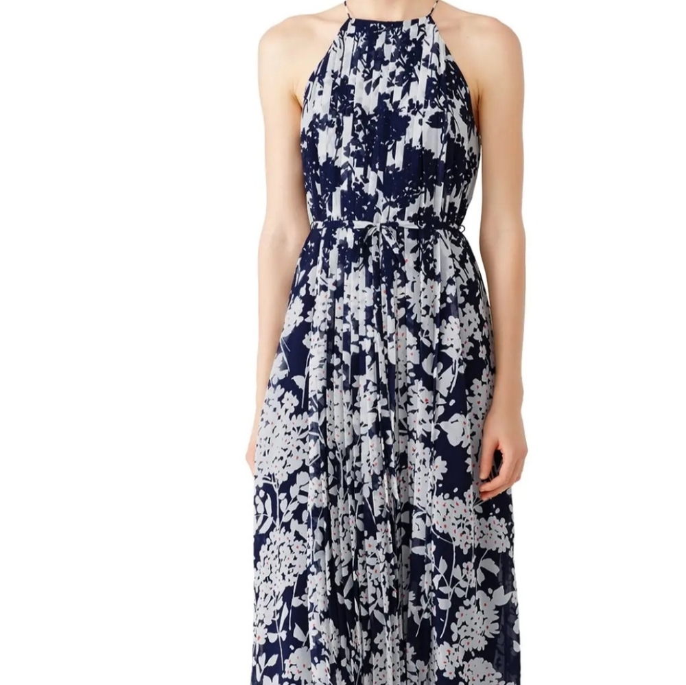 Flowy floral dress with belt